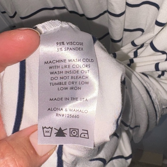 Allison Izu, XL, white shirt-dress with black stripes, preowned. $11 OBO - Picture 8 of 8